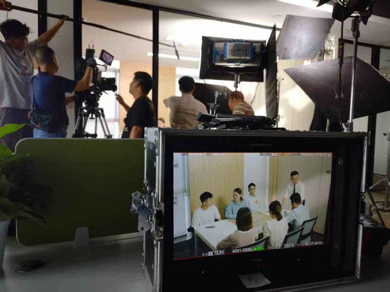 永靖县TVC拍摄公司：科技产品视觉化大师，诠释未来感与功能美学